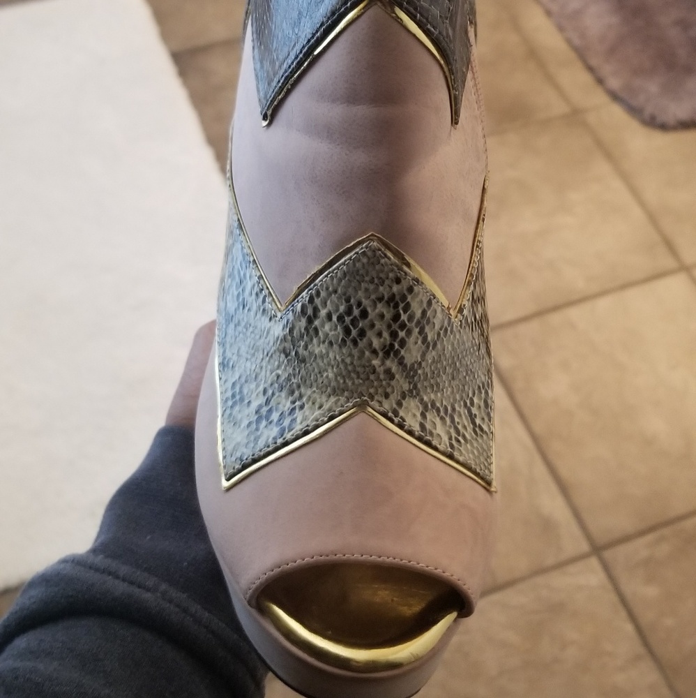 Shoes - Picture 2 of 2